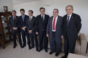 Efraim Filho (DEM), Wilson Filho (PTB), Benjamim Maranhão (SD), além dos senadores: Cássio Cunha Lima (PSDB) e Raimundo Lira (PMDB) e Rômulo Gouveia 