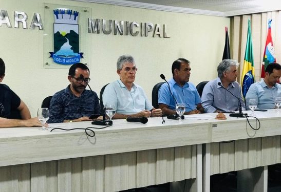 Plenária de Ricardo em Monteiro é desfalcada por políticos