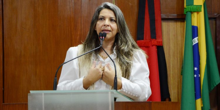 Vereadora preside sessão da CMJP no Dia Internacional da Mulher