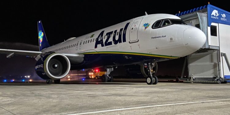 Primeiro voo da rota especial da Azul Linhas Aéreas desembarcou nesta sexta-feira em Campina Grande