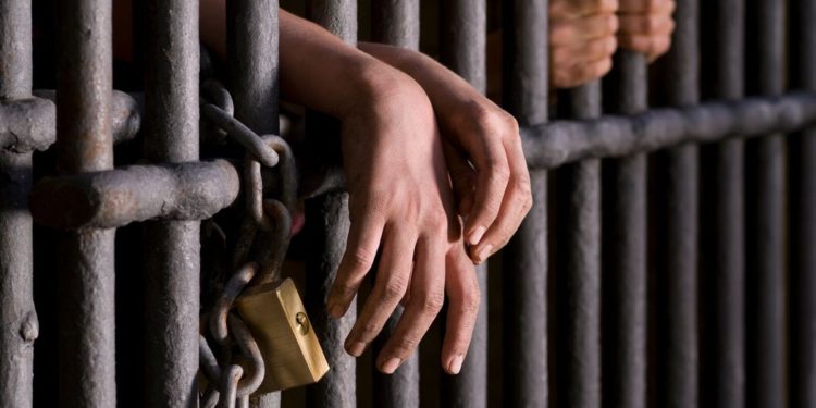 Câmara dos Deputados aprova proposta que acaba com saídas temporárias de presos